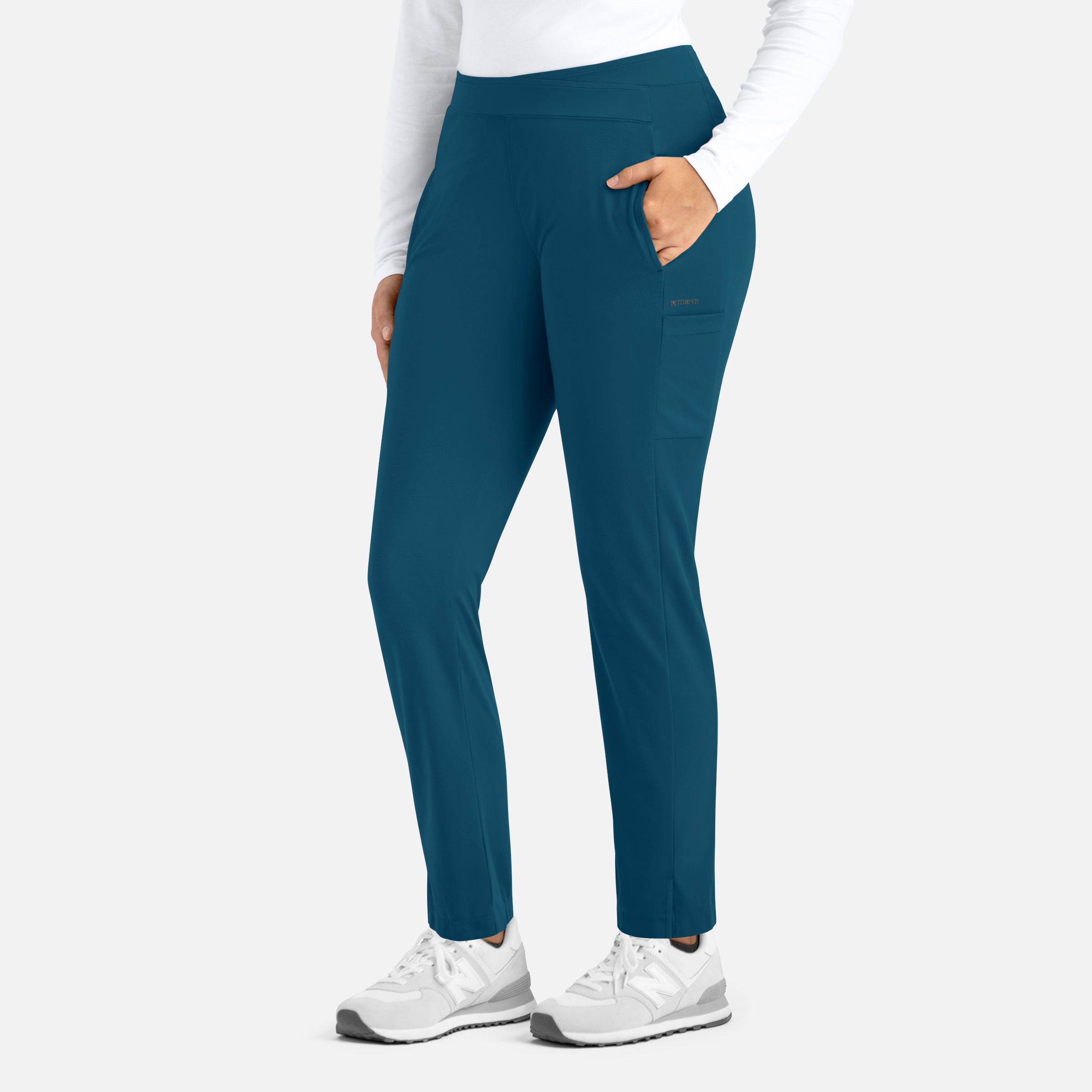 Women  Pant  60301  Womens Mid Rise Tapered Pant